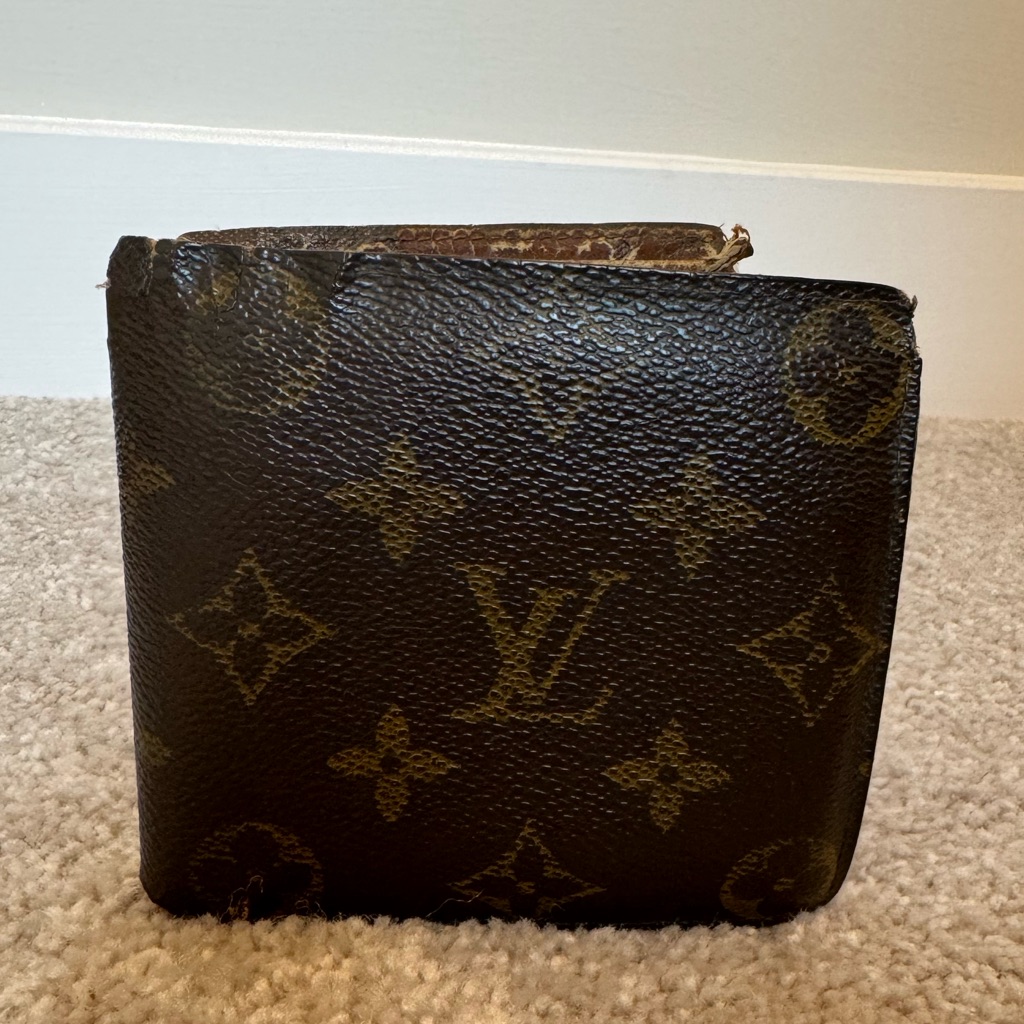 Louis Vuitton Monogram Marco Bi Fold Men’s Wallet